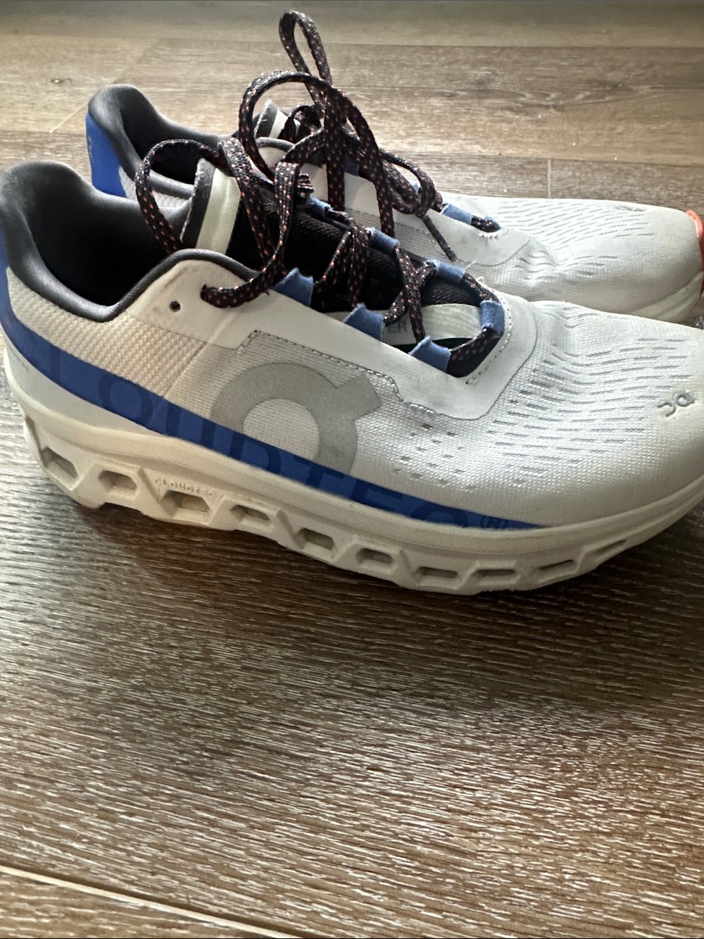 On Running Men’s White and Blue Cloud-Style Athletic Shoes